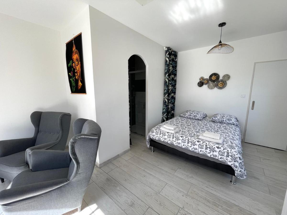 Siam Mahanakhon Appart & Spa Rieux-de-Pelleport Eksteriør bilde